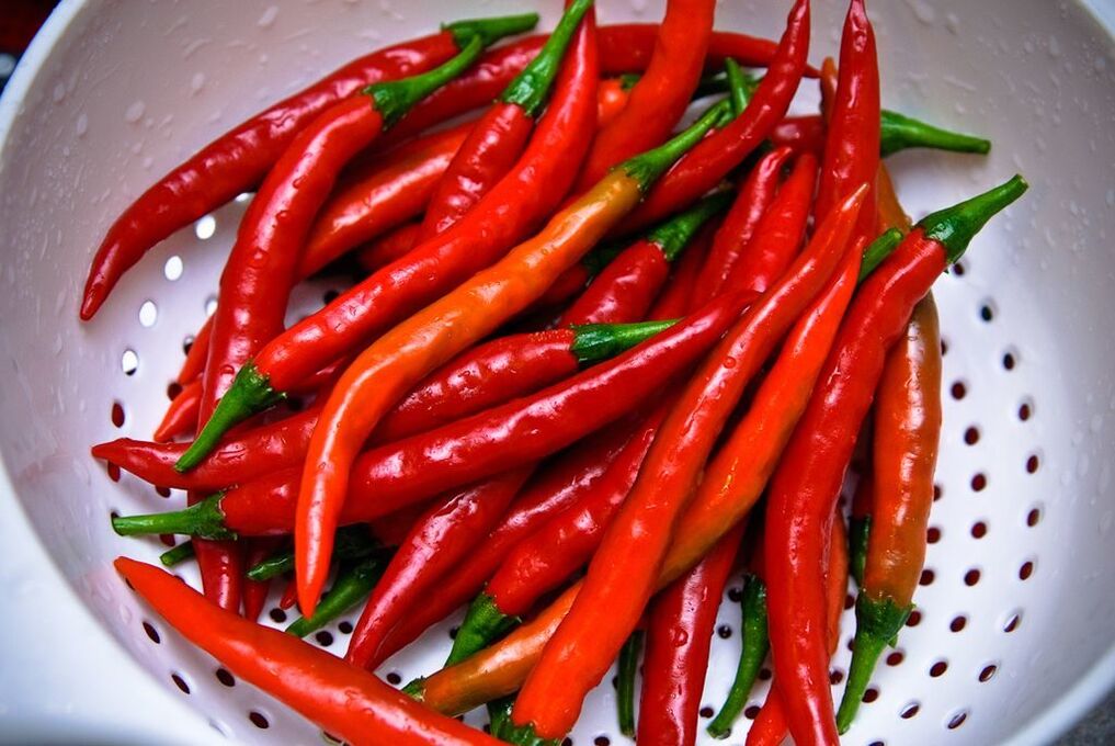 Il est conseillé d'ajouter du piment au plat en petites quantités fraîches.
